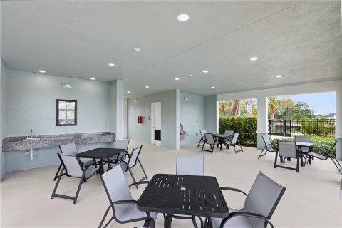 Townhouse in Groveland, Florida 3 bedrooms, 137.12 sq.m. № 2157155 - photo 23