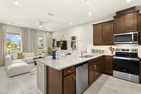 Townhouse in Groveland, Florida 3 bedrooms, 137.12 sq.m. № 2157155 - photo 8