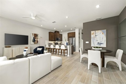 Townhouse in Groveland, Florida 3 bedrooms, 137.12 sq.m. № 2157155 - photo 4