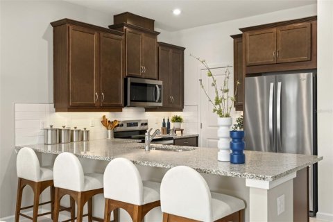 Townhouse in Groveland, Florida 3 bedrooms, 137.12 sq.m. № 2157155 - photo 5