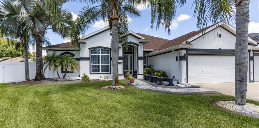 House in Palm Coast, Florida 4 bedrooms, 276.29 sq.m. № 1254359