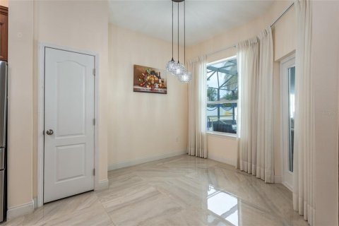 House in Palm Coast, Florida 4 bedrooms, 276.29 sq.m. № 1254359 - photo 9