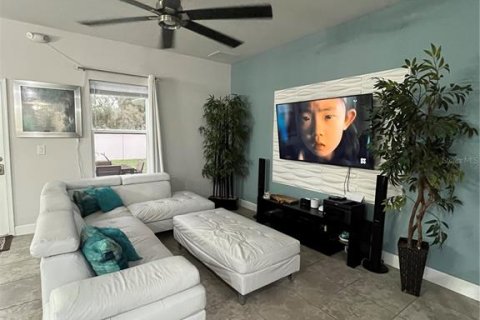 Casa en venta en Davenport, Florida, 5 dormitorios, 253.81 m2 № 2127291 - foto 19
