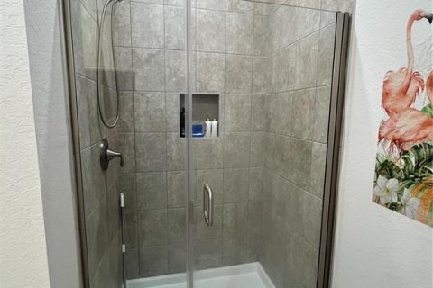 Casa en venta en Davenport, Florida, 5 dormitorios, 253.81 m2 № 2127291 - foto 28