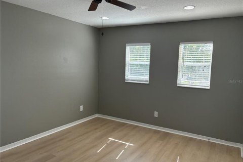 Villa ou maison à louer à Wesley Chapel, Floride: 3 chambres, 142.7 m2 № 2424289 - photo 28