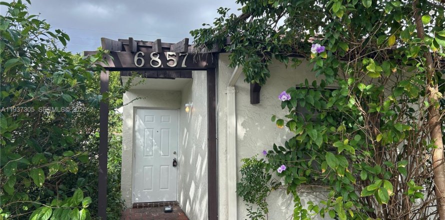 Touwnhouse à Miramar, Floride 3 chambres, 113.34 m2 № 1995776