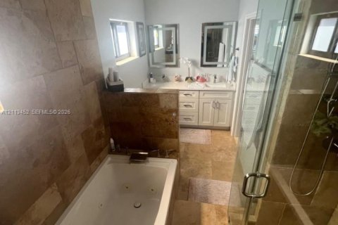 Villa ou maison à louer à Miami, Floride: 4 chambres, 165.74 m2 № 2439364 - photo 22
