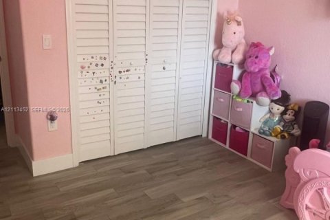 Villa ou maison à louer à Miami, Floride: 4 chambres, 165.74 m2 № 2439364 - photo 14
