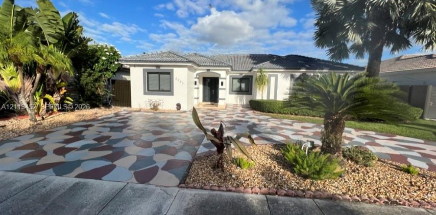 Villa ou maison à Miami, Floride 4 chambres, 165.74 m2 № 2439364