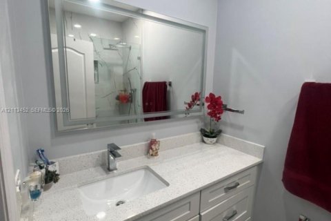 Villa ou maison à louer à Miami, Floride: 4 chambres, 165.74 m2 № 2439364 - photo 26
