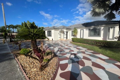 Villa ou maison à louer à Miami, Floride: 4 chambres, 165.74 m2 № 2439364 - photo 2