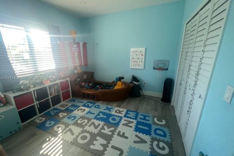 Villa ou maison à louer à Miami, Floride: 4 chambres, 165.74 m2 № 2439364 - photo 16