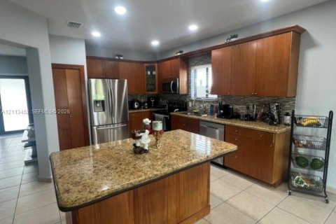 Villa ou maison à louer à Miami, Floride: 4 chambres, 165.74 m2 № 2439364 - photo 9