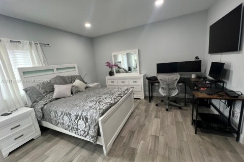 Villa ou maison à louer à Miami, Floride: 4 chambres, 165.74 m2 № 2439364 - photo 19