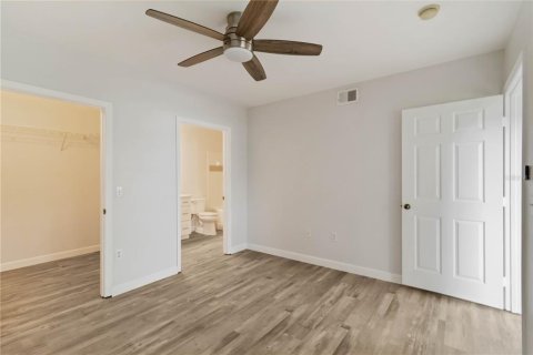 Condominio en alquiler en Sarasota, Florida, 2 dormitorios, 98.29 m2 № 1909974 - foto 16