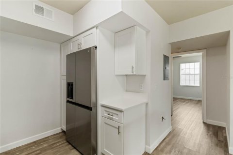 Condominio en alquiler en Sarasota, Florida, 2 dormitorios, 98.29 m2 № 1909974 - foto 13