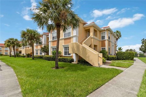Condominio en alquiler en Sarasota, Florida, 2 dormitorios, 98.29 m2 № 1909974 - foto 1