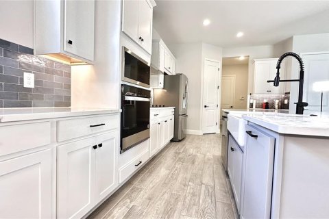 Casa en venta en Orlando, Florida, 6 dormitorios, 306.76 m2 № 1912133 - foto 5