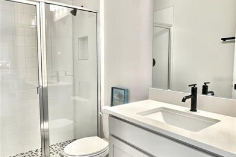 Casa en venta en Orlando, Florida, 6 dormitorios, 306.76 m2 № 1912133 - foto 16