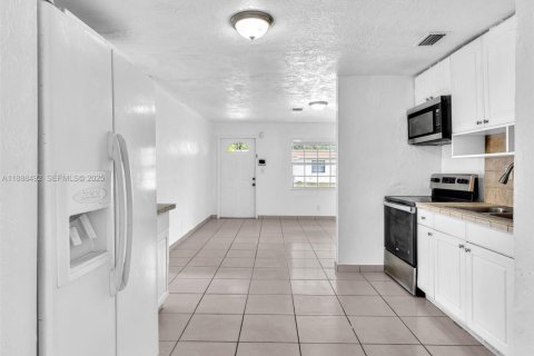 Casa en venta en Hollywood, Florida, 3 dormitorios, 120.68 m2 № 1942125 - foto 17