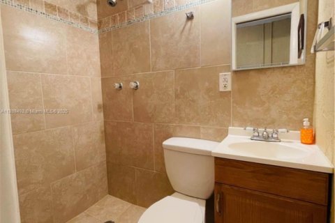 House in Hollywood, Florida 3 bedrooms, 120.68 sq.m. № 1942125 - photo 13