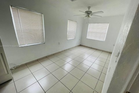Casa en venta en Hollywood, Florida, 3 dormitorios, 120.68 m2 № 1942125 - foto 10