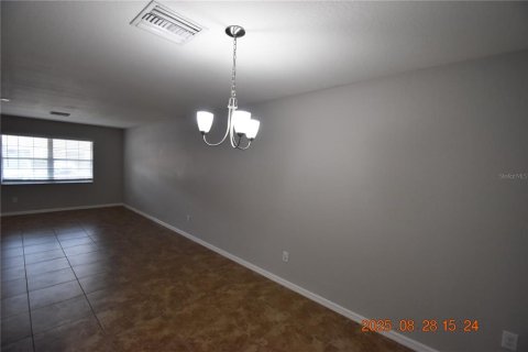 Townhouse in Wesley Chapel, Florida 3 bedrooms, 146.41 sq.m. № 1908638 - photo 10