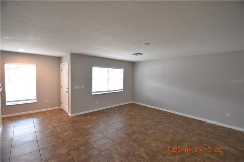 Townhouse in Wesley Chapel, Florida 3 bedrooms, 146.41 sq.m. № 1908638 - photo 5