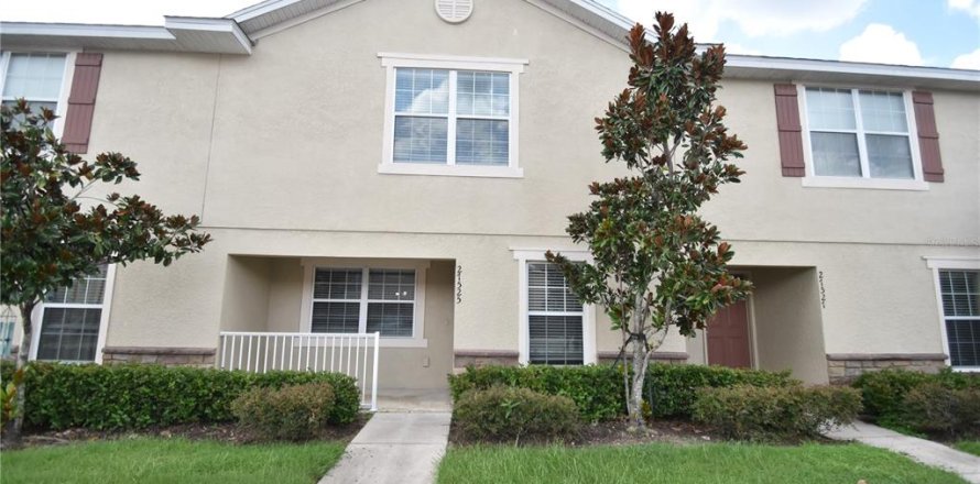 Adosado en Wesley Chapel, Florida 3 dormitorios, 146.41 m2 № 1908638