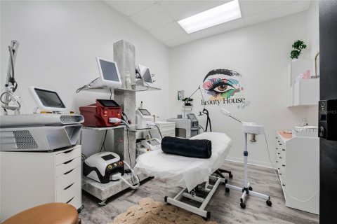 Propiedad comercial en venta en Orlando, Florida № 2107471 - foto 22