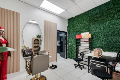 Propiedad comercial en venta en Orlando, Florida № 2107471 - foto 19