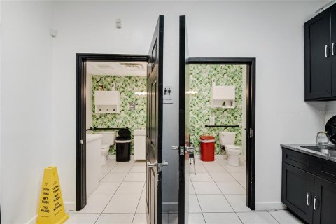 Propiedad comercial en venta en Orlando, Florida № 2107471 - foto 21
