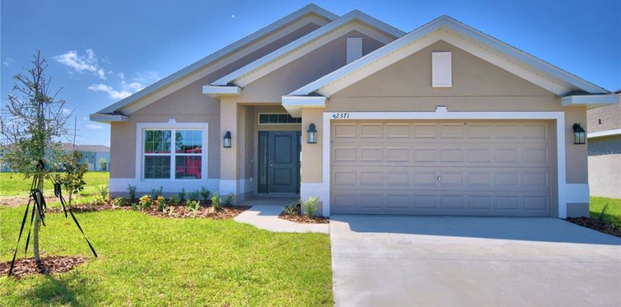 House in MAGNOLIA PARK in Haines City, Florida 4 bedrooms, 169.08 sq.m. № 1871135