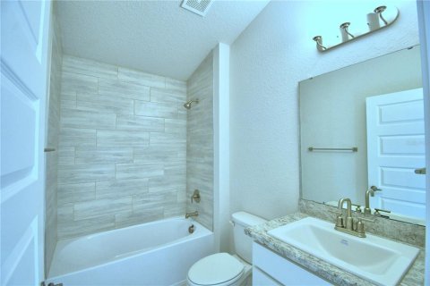 House in MAGNOLIA PARK in Haines City, Florida 4 bedrooms, 169.08 sq.m. № 1871135 - photo 24