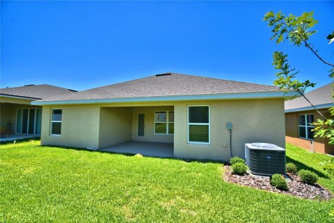 House in MAGNOLIA PARK in Haines City, Florida 4 bedrooms, 169.08 sq.m. № 1871135 - photo 28