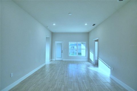 House in MAGNOLIA PARK in Haines City, Florida 4 bedrooms, 169.08 sq.m. № 1871135 - photo 14