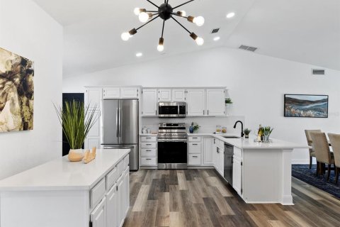 Casa en alquiler en Tampa, Florida, 3 dormitorios, 147.62 m2 № 1913089 - foto 3