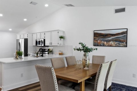 Casa en alquiler en Tampa, Florida, 3 dormitorios, 147.62 m2 № 1913089 - foto 5
