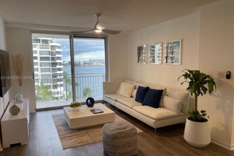 Condo in Miami, Florida, 2 bedrooms  № 2046783