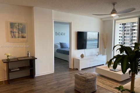 Condo in Miami, Florida, 2 bedrooms  № 2046783 - photo 6