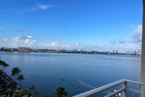 Condo in Miami, Florida, 2 bedrooms  № 2046783 - photo 30