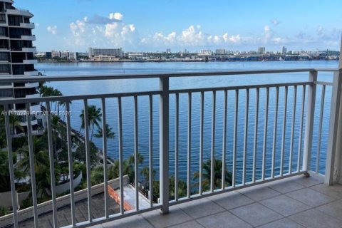 Condo in Miami, Florida, 2 bedrooms  № 2046783 - photo 27