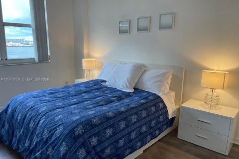 Condo in Miami, Florida, 2 bedrooms  № 2046783 - photo 23