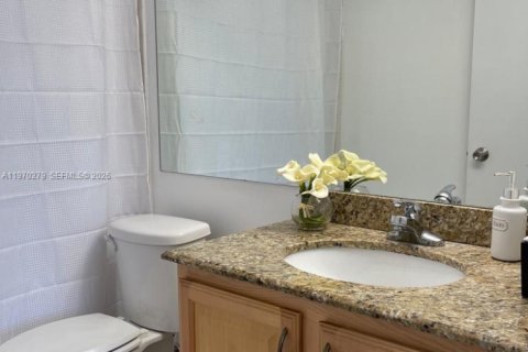 Condo in Miami, Florida, 2 bedrooms  № 2046783 - photo 20