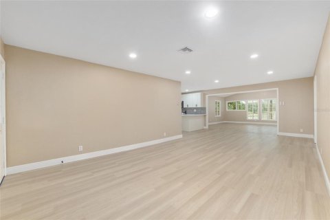 House in Ocklawaha, Florida 4 bedrooms, 205.78 sq.m. № 1833113 - photo 18