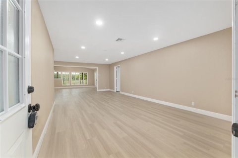 House in Ocklawaha, Florida 4 bedrooms, 205.78 sq.m. № 1833113 - photo 17