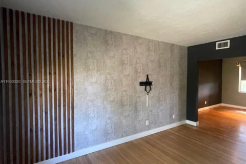 Снять в аренду кондоминиум в Майами-Шорс, Флорида 1 спальня, 63.64м2, № 2034268 - фото 14