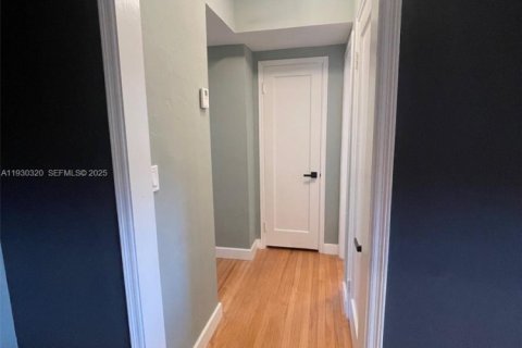 Снять в аренду кондоминиум в Майами-Шорс, Флорида 1 спальня, 63.64м2, № 2034268 - фото 13