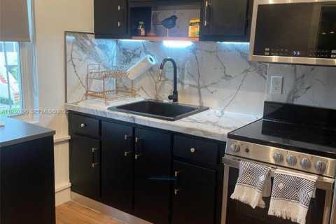 Снять в аренду кондоминиум в Майами-Шорс, Флорида 1 спальня, 63.64м2, № 2034268 - фото 7