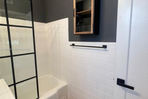 Снять в аренду кондоминиум в Майами-Шорс, Флорида 1 спальня, 63.64м2, № 2034268 - фото 10